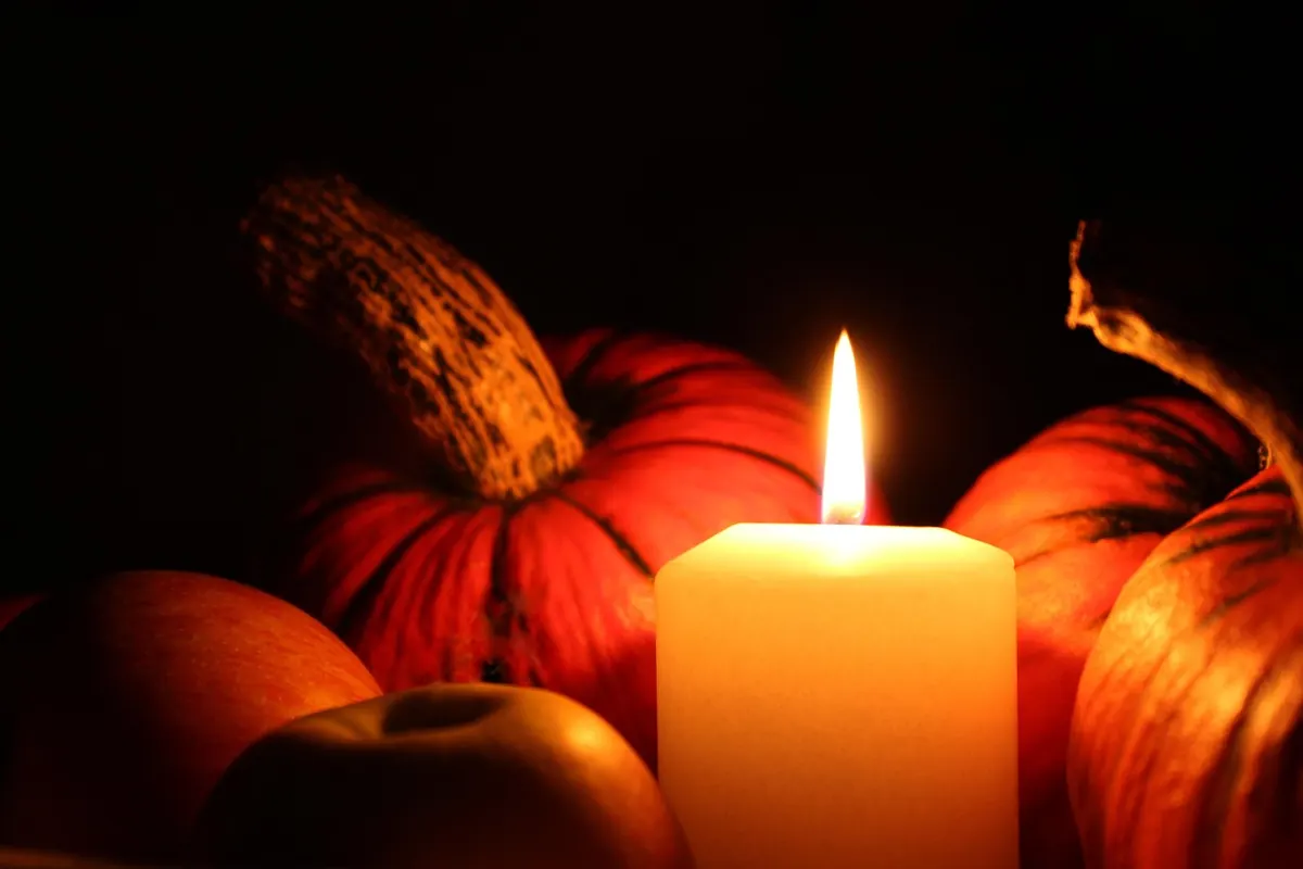 Autumn Candle Guide: Scents That Actually Smell Like Fall